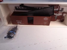 HO Scale Branchline Trains Yardmaster 40' AAR 8' Door Box Car P & LE #30720 Kit