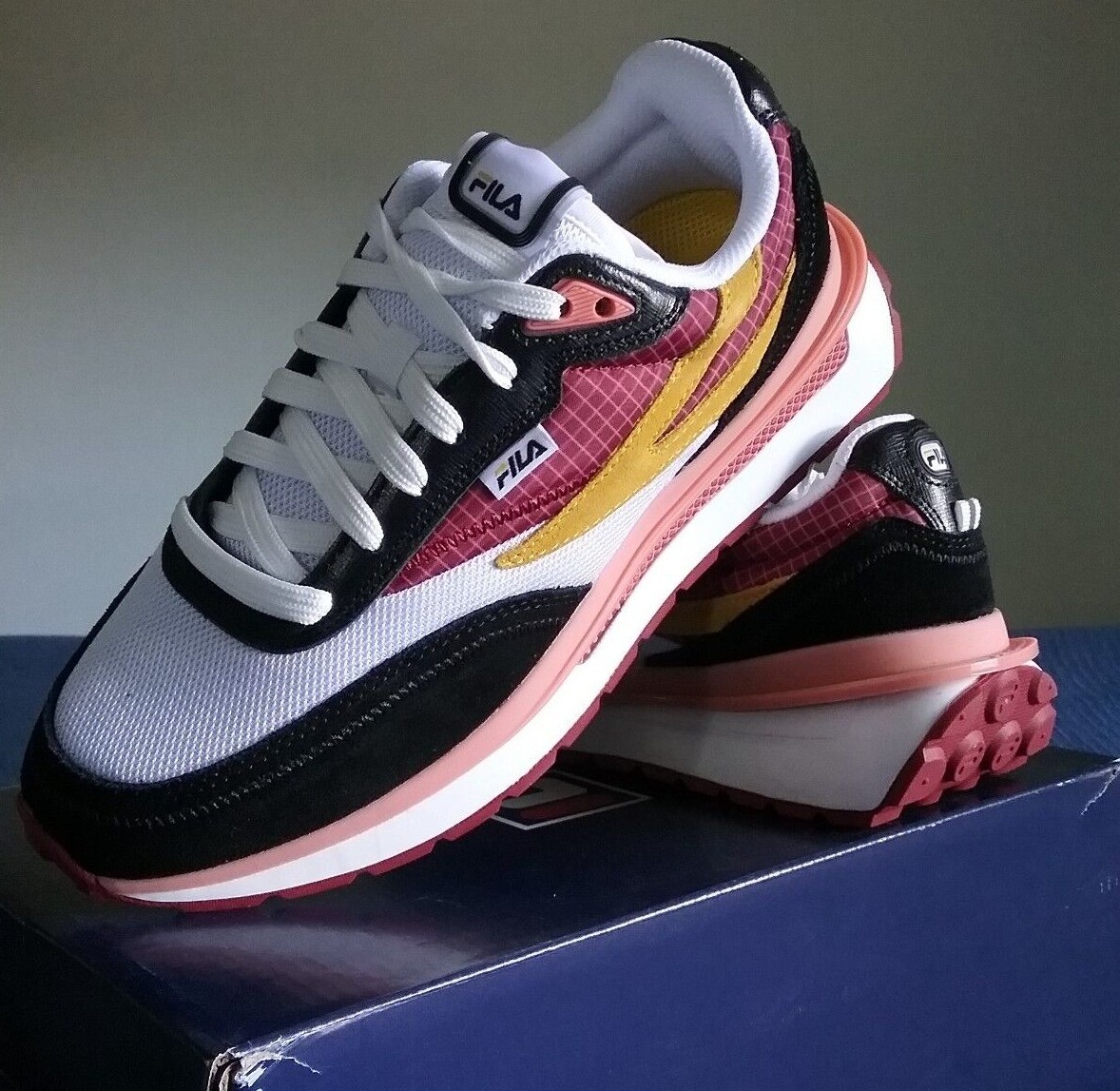 Fila Womens Renno BTS Retro Gym Train Run Athletic Shoe~5CM01678