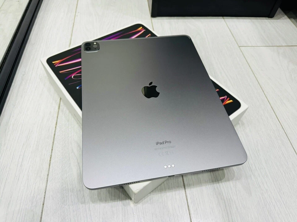 Apple iPad Pro 12.9-inch (6th generation) · 256GB · Wi-Fi, photo 4 of 5