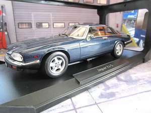 ModelCarGroup 1:18 Jaguar XJ Série III Année de construction 1979 gris métallique ModelCar Group MCG18177 modèle voiture MCG18177 4052176823521