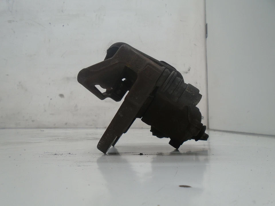 2005-2009 Audi A4 Quattro Rear Left Driver Side Brake Caliper OEM YD912113 - Image 3 of 4