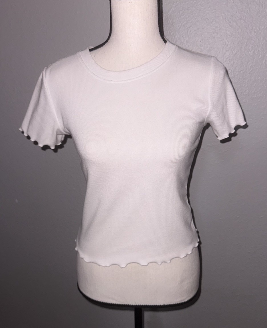 Forever 21 White Lettuce Trim Rib-knit Crop Tee Size Medium