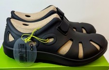 NEW OOFOS OOcandoo Unisex Sandals Recovery Sandals Mens 12 / Womens 14 BLACK