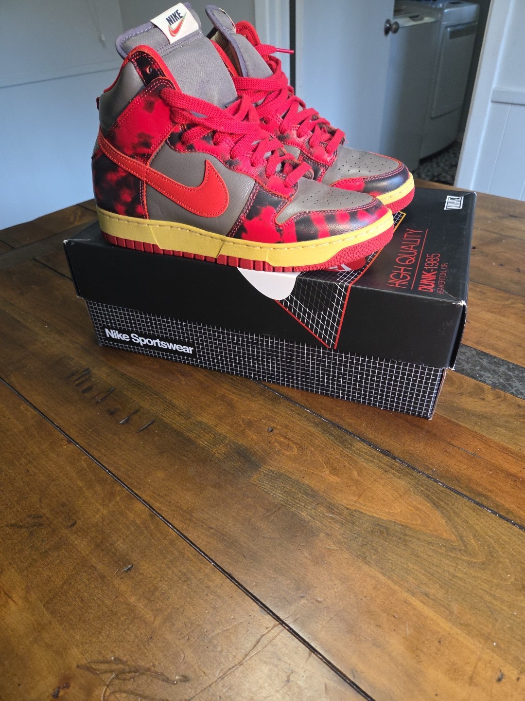 Nike Dunk High 1985 Red Acid Wash SP Chile Red Gray Size 9.5 DD9404-600