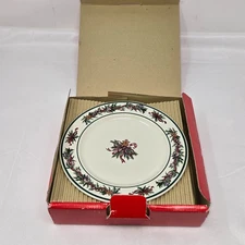 VTG THE CELLAR O'TANNENBAUM CHRISTMAS 7.5" SALAD PLATES R.H. MACY 1992 JAPAN BOX