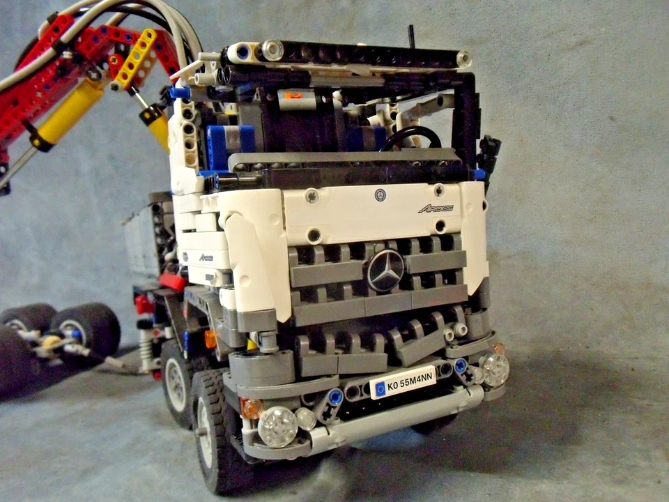 LEGO  TECHNIC 42043 CAMION MERCEDES- BENZ  collection lego  - Photo 4/4