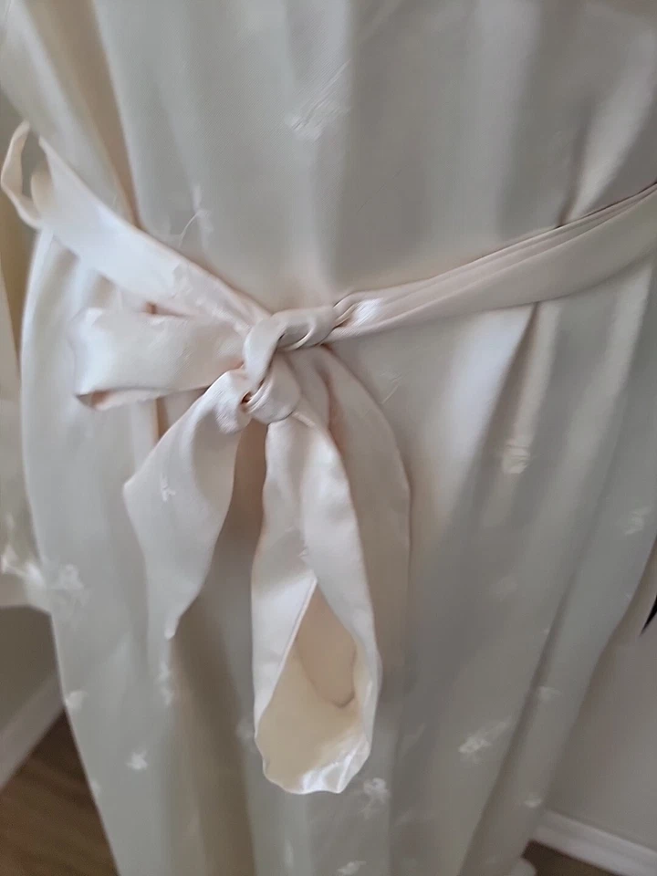 Bata Jones New York Marfil Pequeña Mediana Bolsillos Satinados Nueva Foto 4 de 4