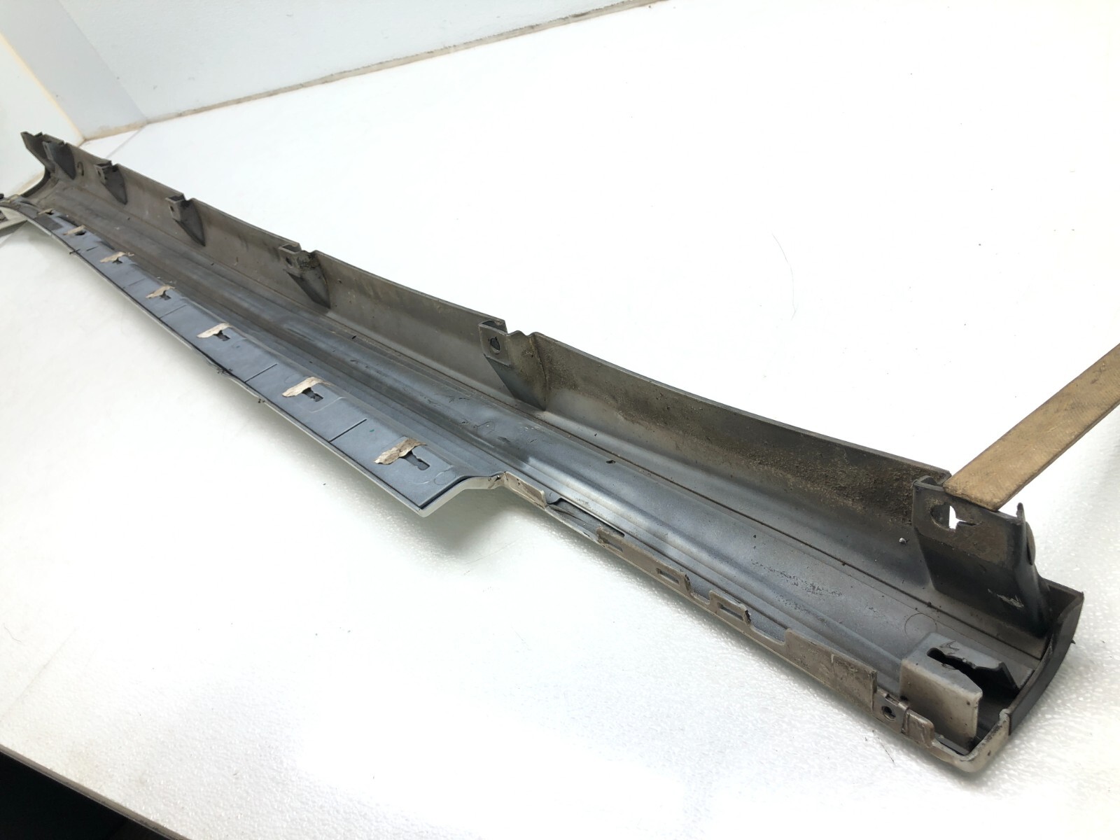 2014-2017 MASERATI GHIBLI 3.0L RIGHT PASSENGER SIDE SKIRT ROCKER PANEL OEM.