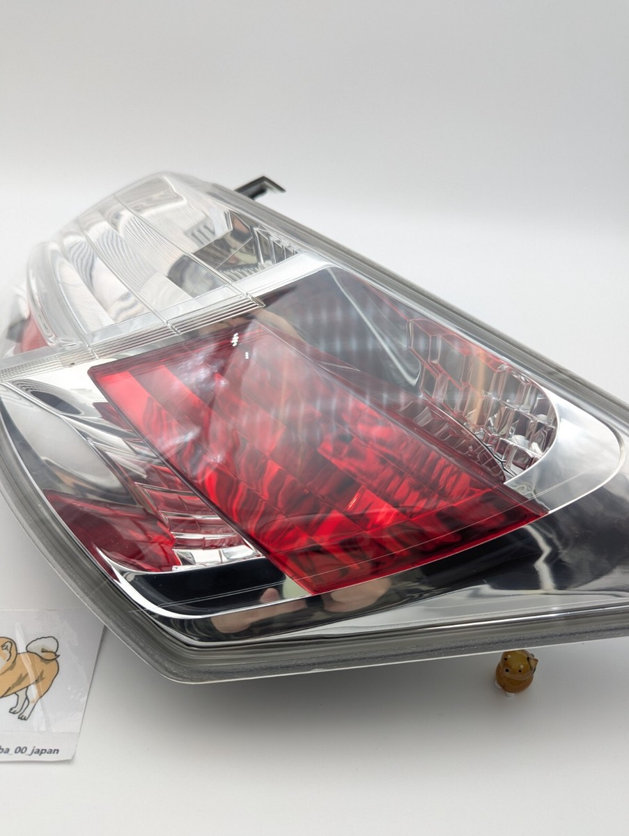 Subaru Dex M401F M411F Daihatsu Coo M401S Genuine Tail Light Lamp