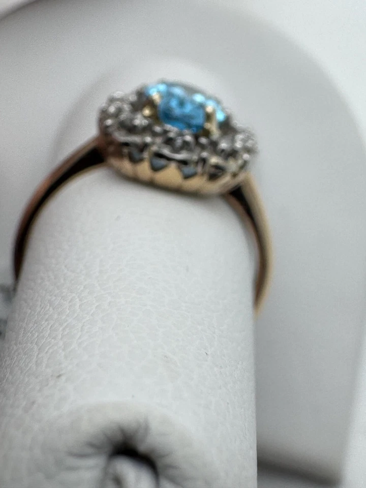 Anillo Halo Topacio Azul Oro Amarillo y Blanco 10K Vintage Foto 3 de 4