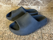 Yeezy Slide Black YS-01 Dark Onyx Men's Size 8 US Streetwear