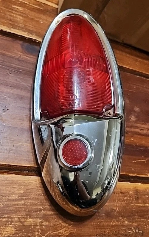 BONITA LUZ TRASERA AMERICANA OE 1951 NASH EMBAJADOR. Foto 2 de 4
