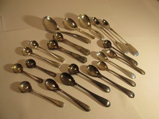 20 x small silverplated spoons
