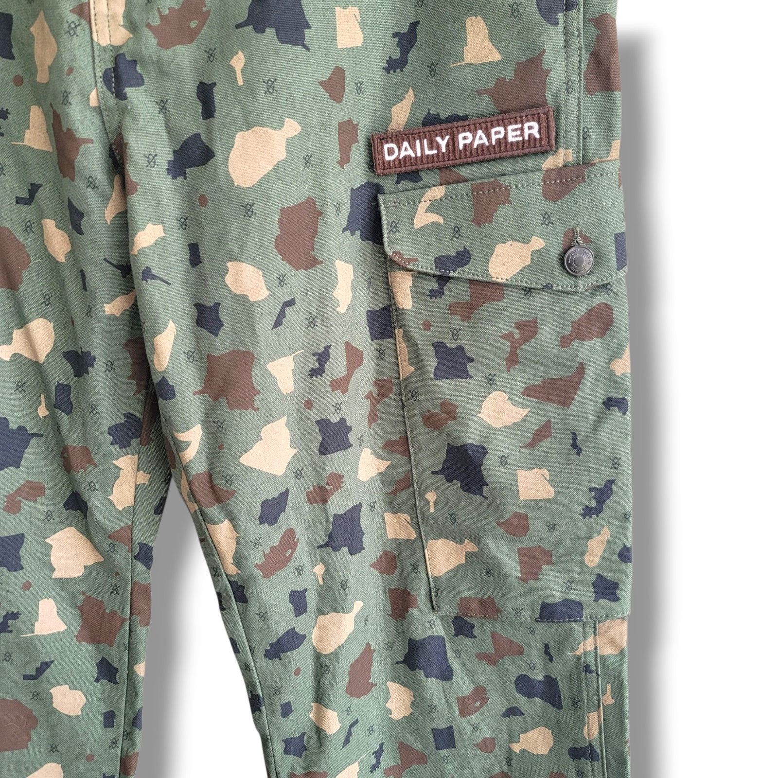 Daily Paper Men's Green Camo Cargo Pants Large NWOT image 3