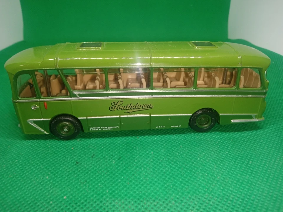 EXCLUSIVE FIRST EDITIONS 1:76  Harrington Cavalier  Southdown  ,No Box - Image 4 of 4