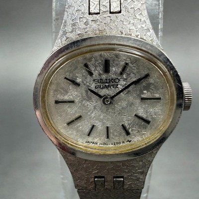 Seiko Watch Women 17mm Silver Dial Silver Tone Oval 1400  display picture 3