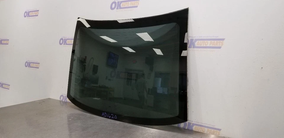 12 LEXUS IS F REAR BACK GLASS WINDOW - Image 3 of 4