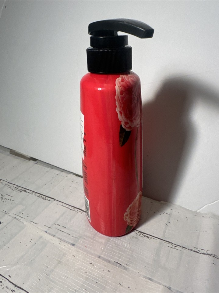 Around Me Rose Hip Hair Shampoo w/ Vitamins 500ml Flower Scented