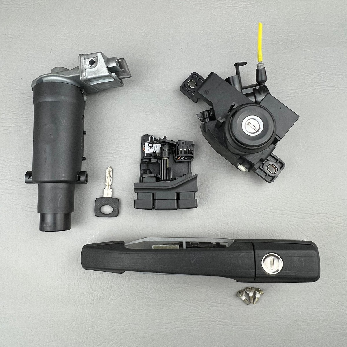 96-97 Mercedes R129 SL320 SL500 Steering Ignition Switch Trunk