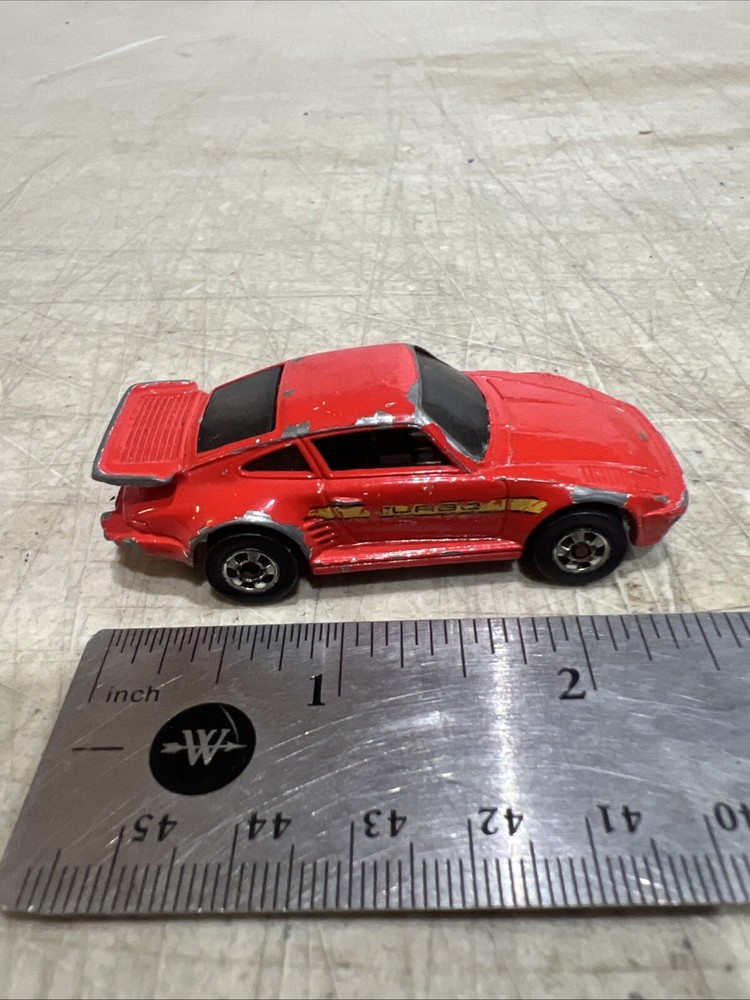 1989 Hot Wheels 930 Porsche Turbo Red Car 1/64 Toy Vehicle