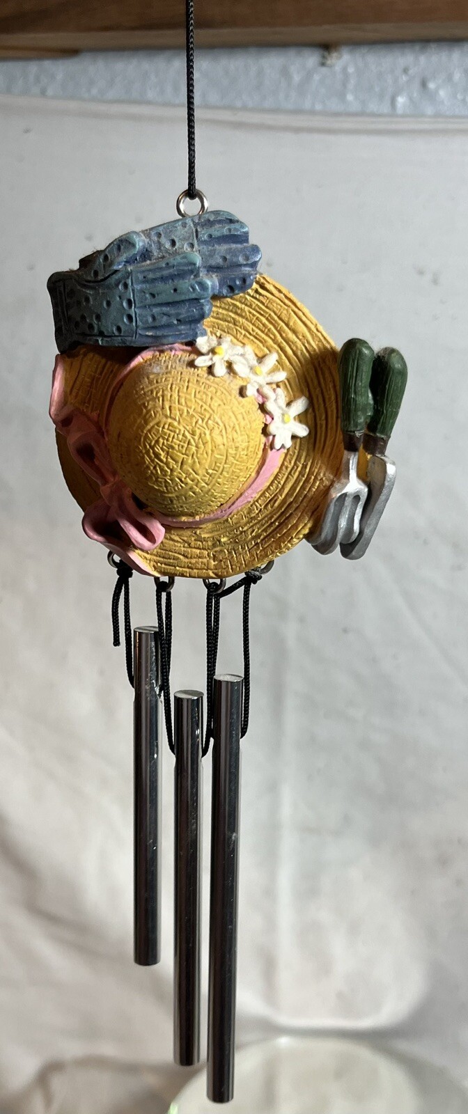 small wind chime Gardeners. Sun hat Gloves Great Condition