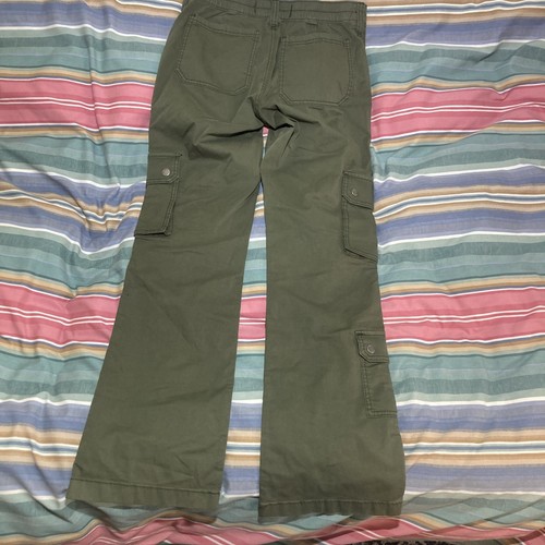 Pantalones cargo Hollister 2R/26R tiro medio bota relajada elástica verde oliva precio de venta sugerido por el fabricante 69 USD - Imagen 6 de 10