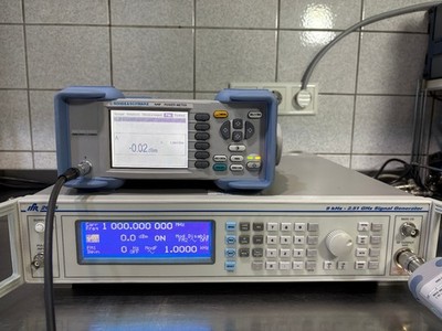 IFR Marconi 2025 Signalgenerator 9 KHz- 2,51 GHz Option 4 / 11 / 123  mit Mangel