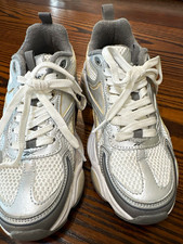 Reebok Comfort Low Top Lace-Up Athletic Sneakers White/Gray Rubber Sole