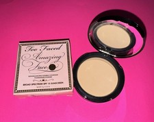 Too Faced Amazing Face Foundation Pressed Pow...