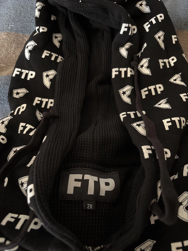 Sudadera con capucha FTP X estrellas famosas y correas talla XXL (2XL) Foto 2 de 2