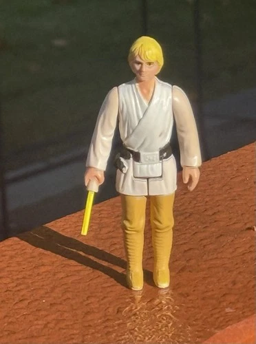 Vintage 1977 Luke Skywalker Farm Boy Action Figure 3.75”