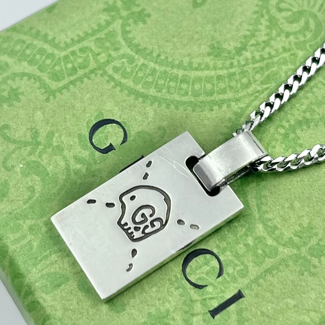 Gucci 银色项链和吊坠男| eBay