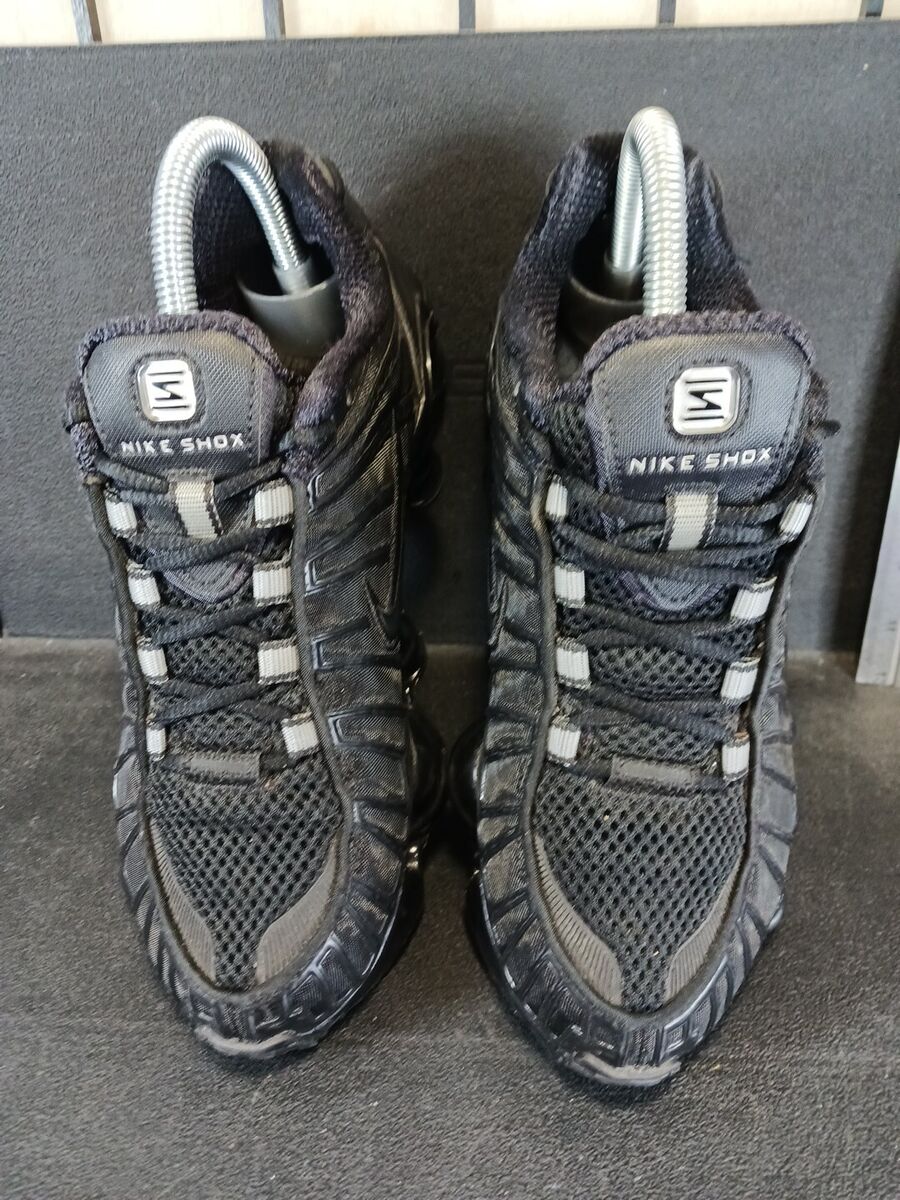 NIKE SHOX TL Triple Black (RARE) US sz. 4 (BV1127-001) PRE NIKE SHOX TL Triple Black (RARE) US sz. 4 (BV1127-001) PRE