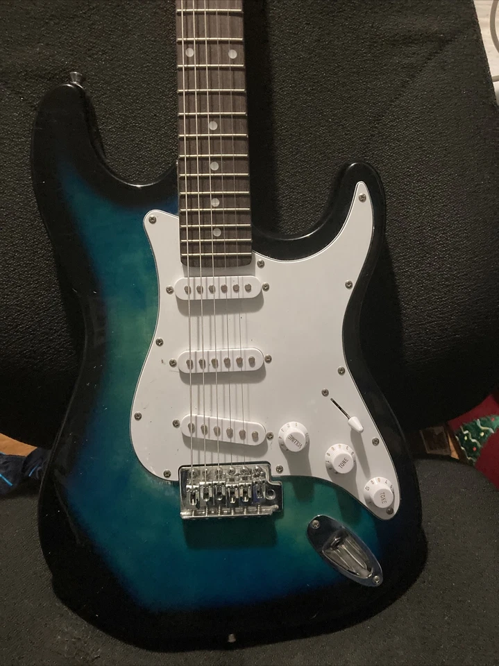 Sunset Blue And Black Zeny  And A Red And Black Glarry - Image 2 of 4