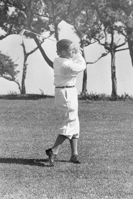Golfer Bobby Jones stehender Golfschläger - Bermuda - Bobby Jones Peerl - 4x6 Foto