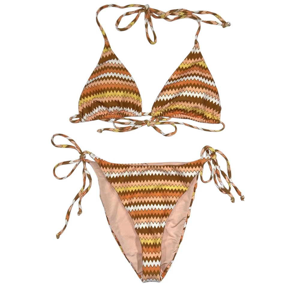 Conjunto de Biquíni Dippin Daisys Mia Lateral Atrevido Halter Zig Zag Listrado Tamanho Grande - Imagem 2 de 4