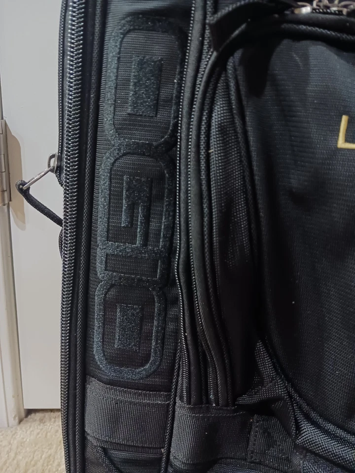 Maleta bolsa de viaje OGIO emitida por el equipo Legacy Motor Club NASCAR Jones Nemechek Foto 3 de 4