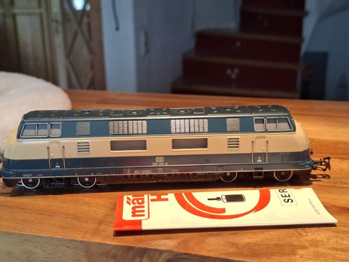 Märklin H0 3081 Diesellok der DB  BR 220 Neu in Originalverpackung | Zustand: Neu