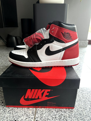 Nike Air Jordan 1 Retro High OG  Black Toe  (2016)   DS / NEW / OG Box US 8 (41)