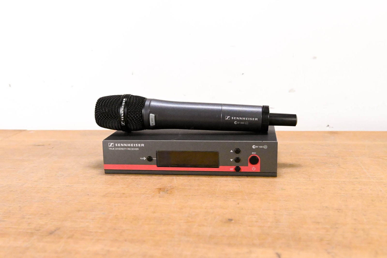 Sennheiser EM 100 G3 Receiver w/ SKM 300 G3 Mic - A Range (NO PSU) CG015YT