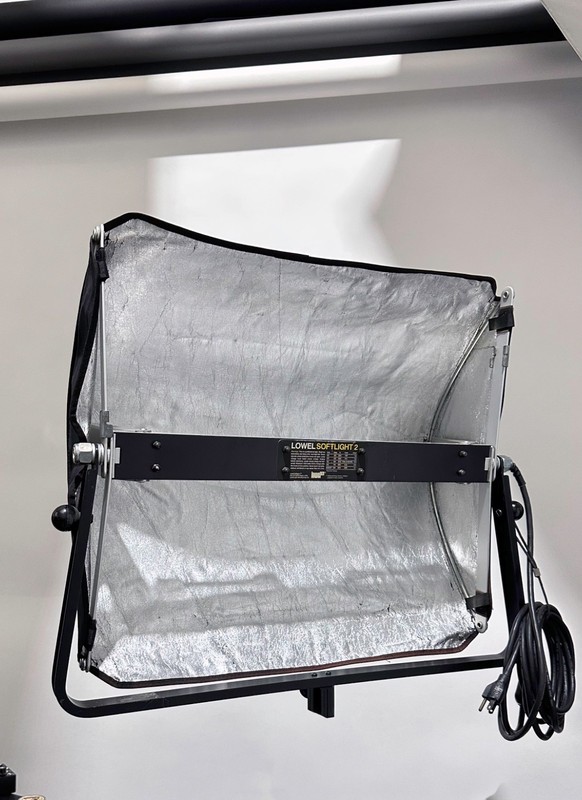 LOWEL SOFTLIGHT 2 _ with Bulbs _ very good condition