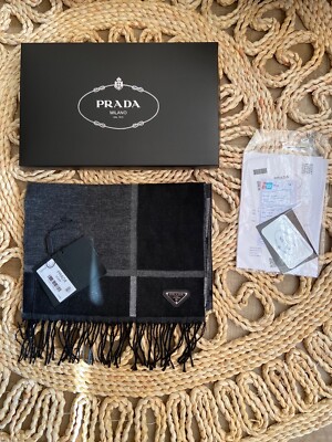 High quality scarves    full packaging