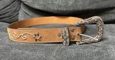 Nocona Belt Co. Women’s Leather Belt w/Silver Buckle. Embroidered Design. Size M