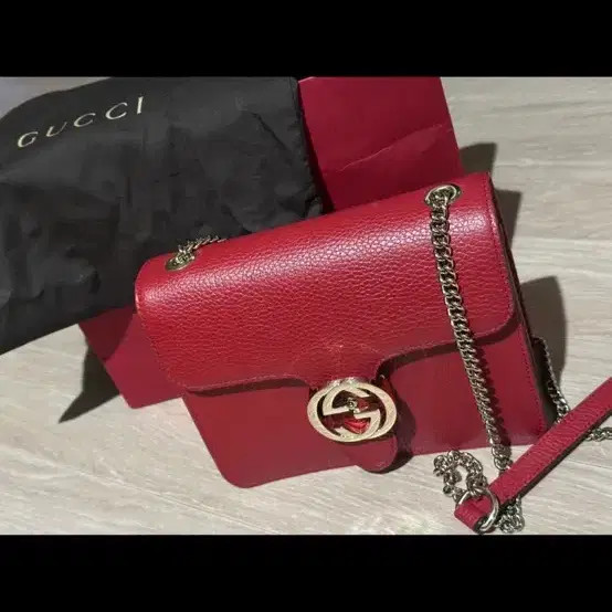 Gucci Interlocking Chain Small Women's Shoulder B… - image 5