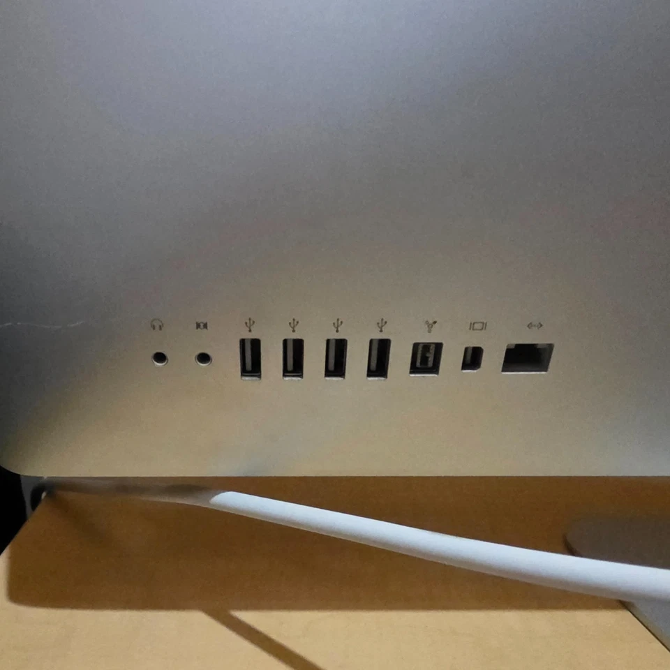 iMac 27 MID 2010 2.93 GHz Intel Core i7 16 GB RAM/1TB HHD/Radeon HD 5750 - Image 3 of 4