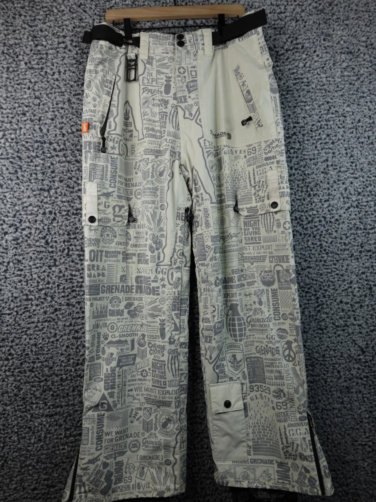 Grenade Fatigue Project Snowboard Pants Medium White All Over Cargo Men’s
Opens in a new window or t