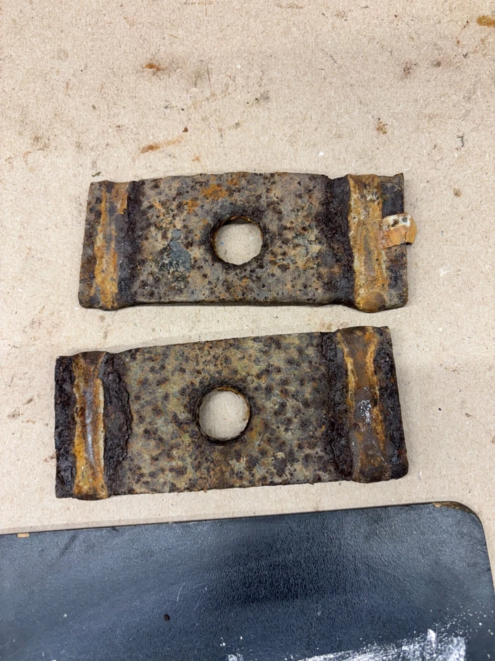 1981 86 1988 年道奇 W100 W150 4WD 4X4 LEAF 弹簧安装板衬套垫片 原始设备制造商 — 第 2/4 张图片