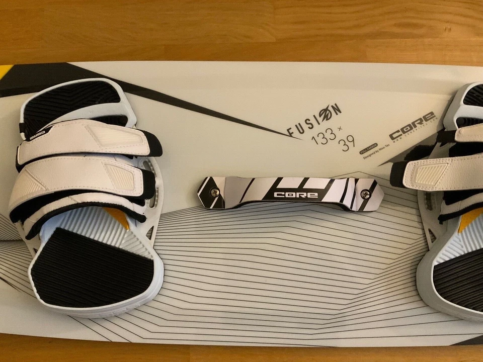 Core Fusion Kiteboard 133x39, Twintip + Bindung, unbenutzt - Bild 3 von 4