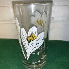 VINTAGE PEANUT BUTTER GLASS "SPRING CROCUS" WHITE FLOWER 5 INCH RARE!!