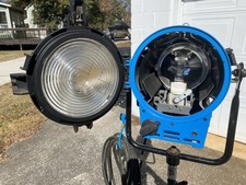 ARRI 1000W 1K Tungsten Fresnel Movie Light w/...